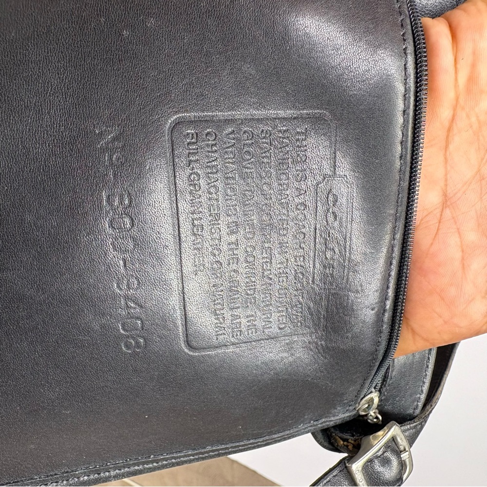 Vintage Coach black leather Legacy Studio Cross body flap bag - Picture 6 of 9